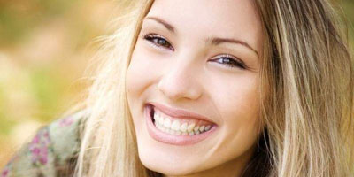 ��Ĭ��Ц��